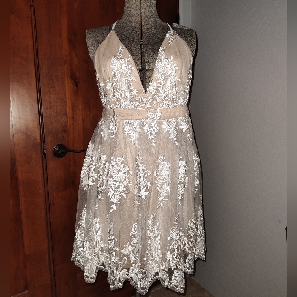 Lulu's white lace with nude color layers Size M